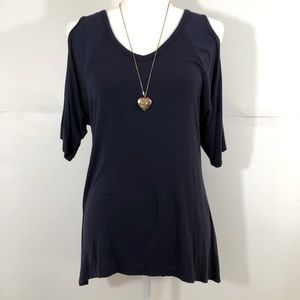 Cold shoulder v-neck tunic tee